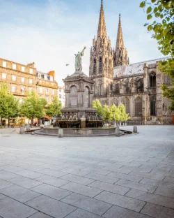 TOP 12 DES VILLES AUVERGNATES À CONNAÎTRE EN 2025