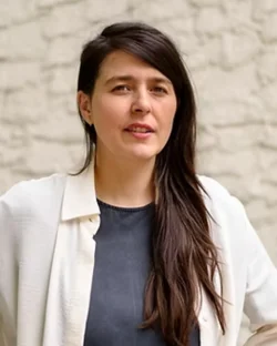 Élise Girardot : nouvelle directrice du FRAC Auvergne, une curatrice pour « vivre de paysages »