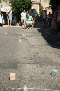 DES FAITS SURPRENANTS SUR L’AUVERGNE #15 | LE PLUS GRAND CHAMPIONNAT DE BOULES… CARRÉES🧐